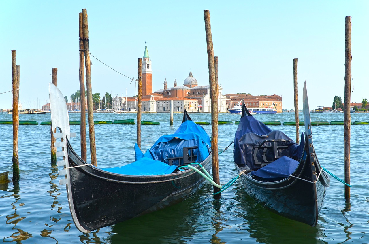 venice, gondola, blue-2444521.jpg