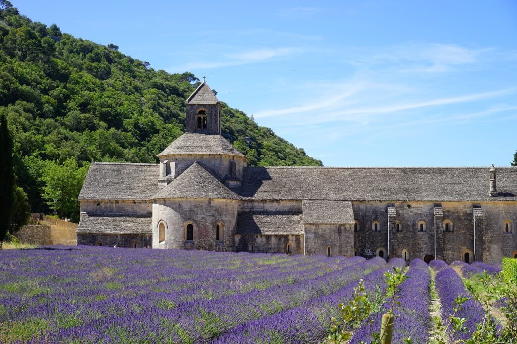 monastery, monastery church, abbaye de sénanque-1595628.jpg
